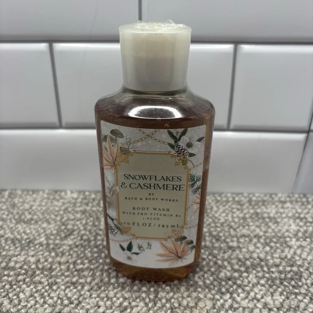 Bath & Body Works Snowflakes & Cashmere Body Wash New Sealed